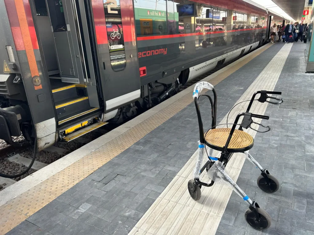 Travel of the walker to the exhibition